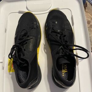 Under Armour Men's Black and Yellow Athletic Shoes